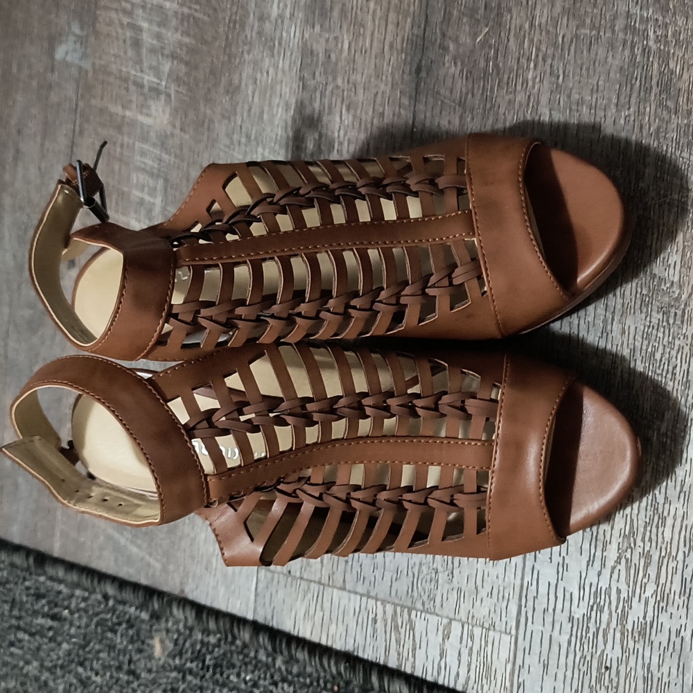CL by Laundry brown heels